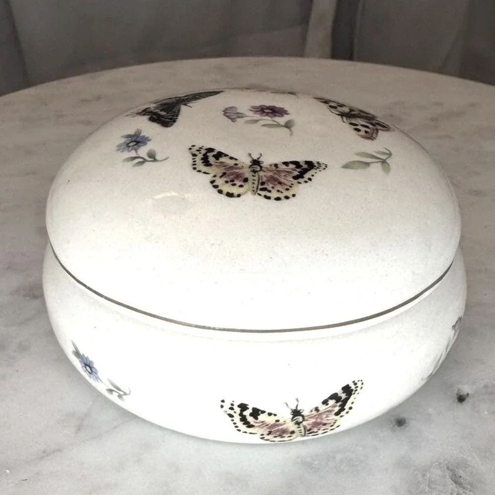 Vintage Butterfly Floral Ceramic Trinket Box Cream‎ Porcelain Jewelry Jar 4